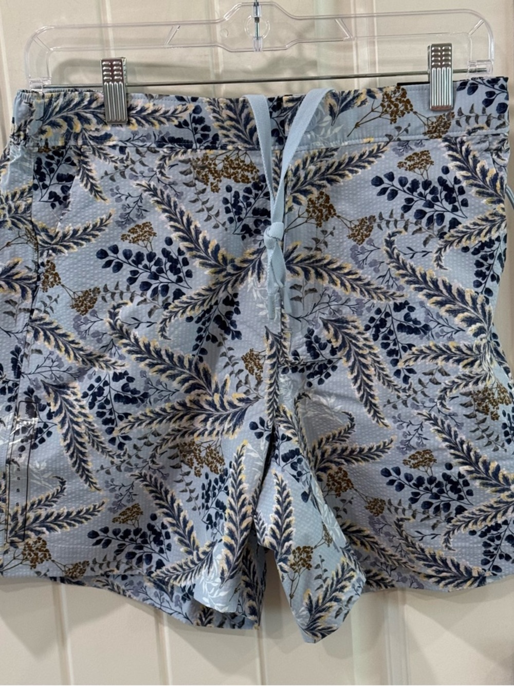 VRST Men’s Resort Shorts Blue Floral 6” Inseam Relaxed Fit NWT